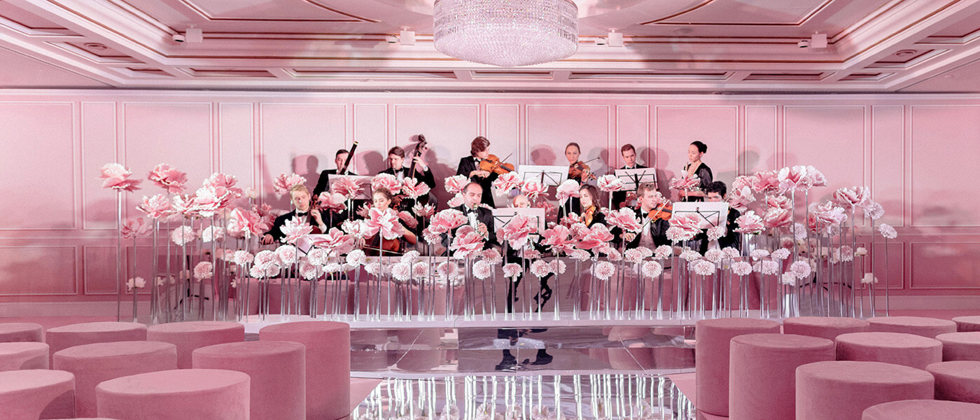 Регистрация с оркестром в цветах